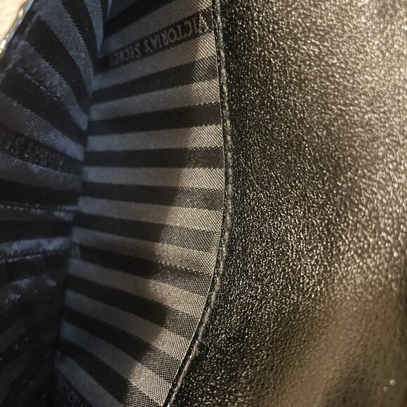 Victoria’s Secret Black Velvet Studded Wristlet Clutch – NWT – OS - Picture 5 of 8